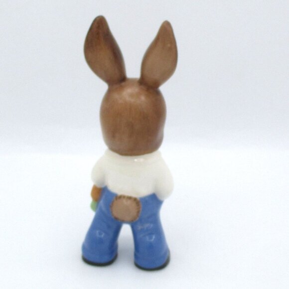 Vintage Mid Century Glossy Ceramic Bunny Figurine Holding Carrot 1950 24 - Picture 3 of 5